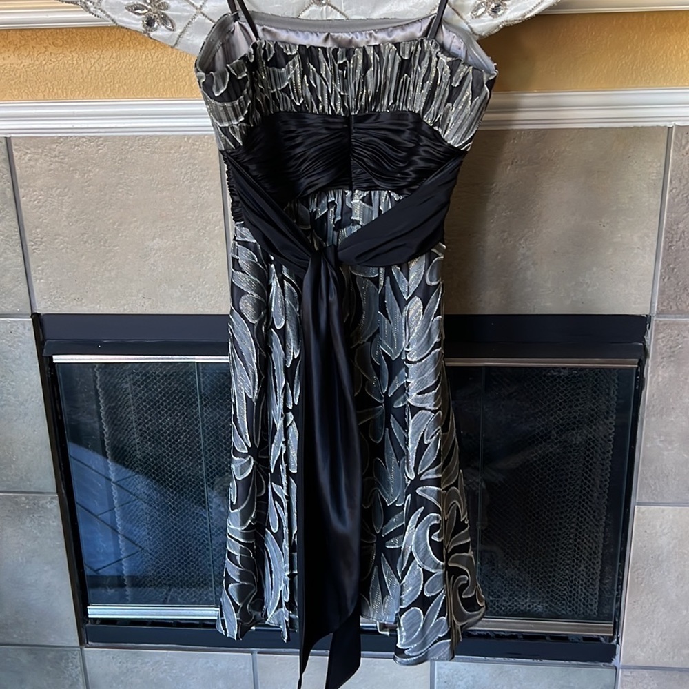 BCBGMAXAZRIA PROM dress - Picture 3 of 9